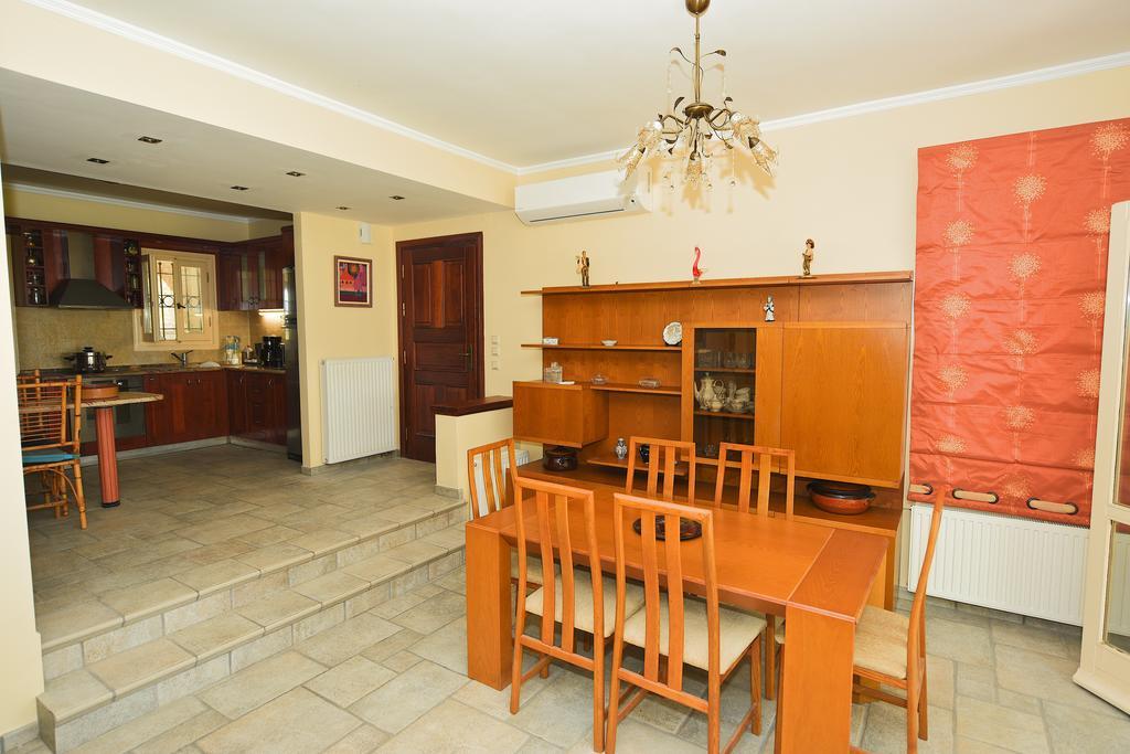 Antonia Beachfront Villa Лефкими Екстериор снимка