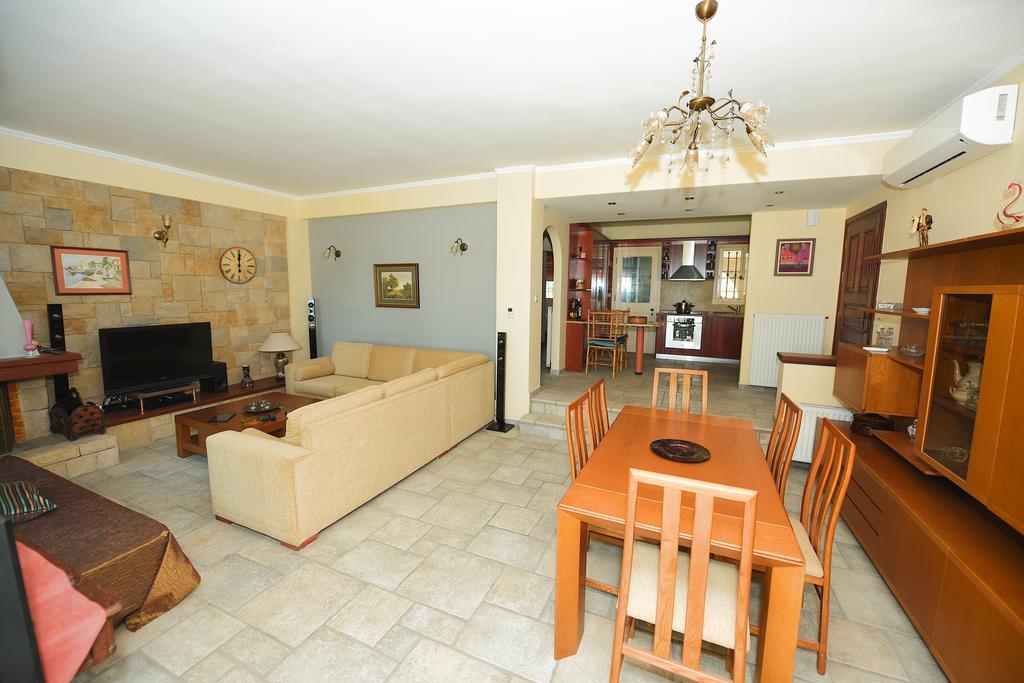Antonia Beachfront Villa Лефкими Екстериор снимка