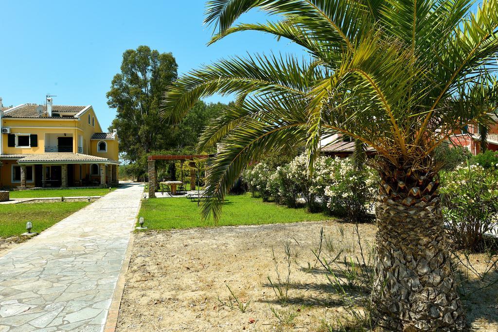Antonia Beachfront Villa Лефкими Екстериор снимка