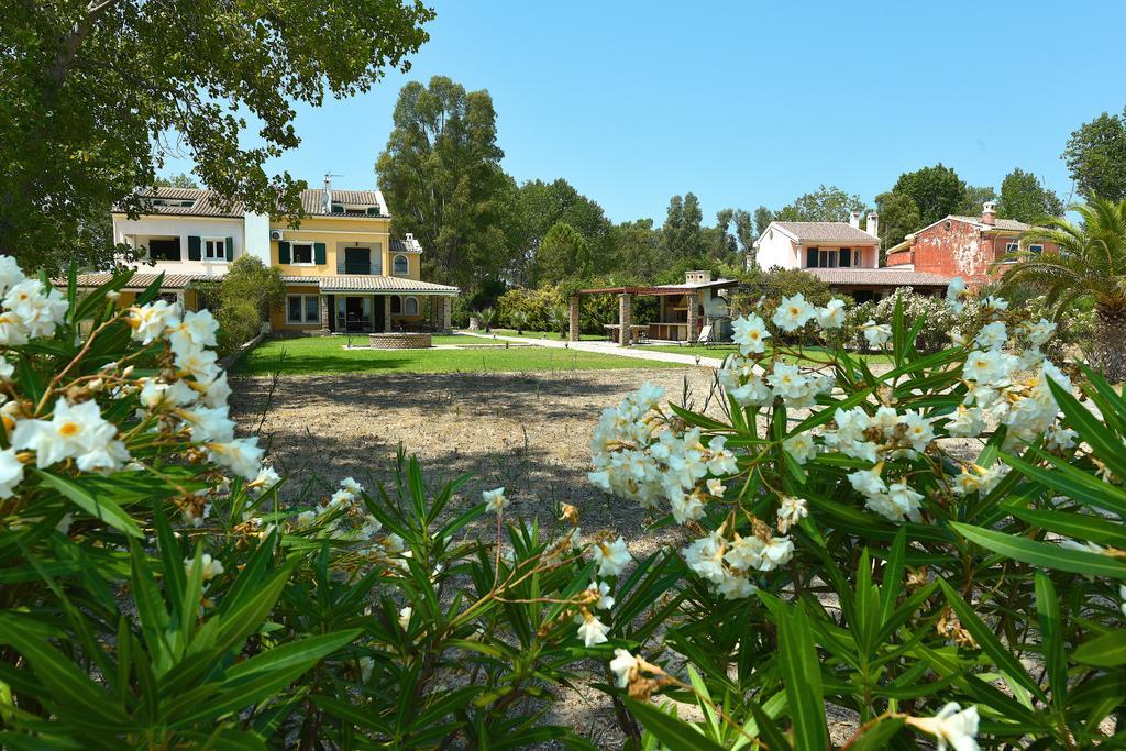 Antonia Beachfront Villa Лефкими Екстериор снимка