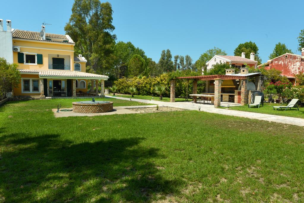 Antonia Beachfront Villa Лефкими Екстериор снимка